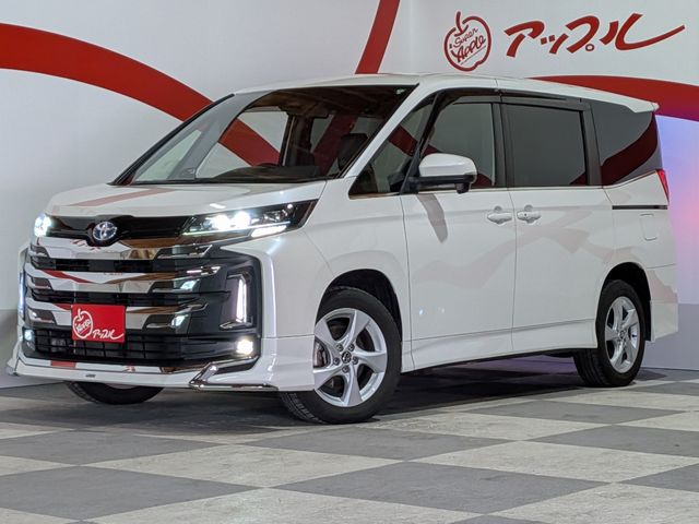 TOYOTA / NOAH HYBRID 4WD