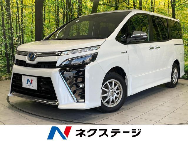 TOYOTA / VOXY HYBRID