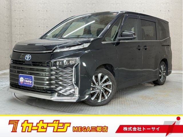 TOYOTA / VOXY HYBRID