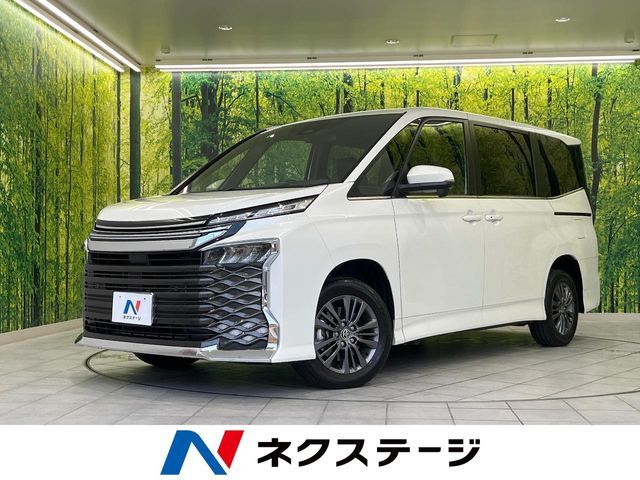 TOYOTA / VOXY HYBRID 4WD