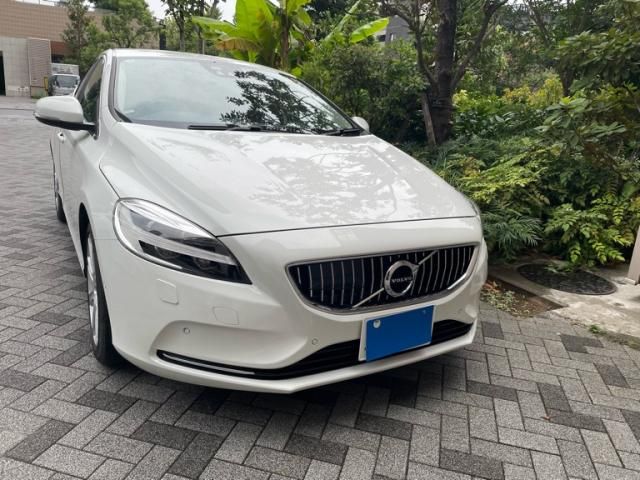 VOLVO / VOLVO V40