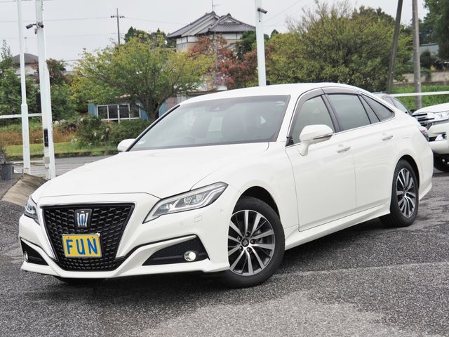 TOYOTA / CROWN sedan hybrid 4WD