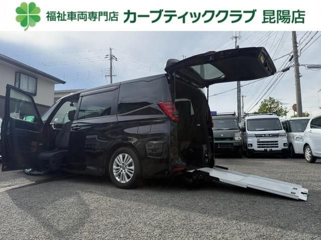 TOYOTA / NOAH