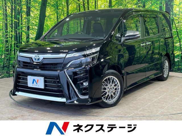 TOYOTA / VOXY HYBRID