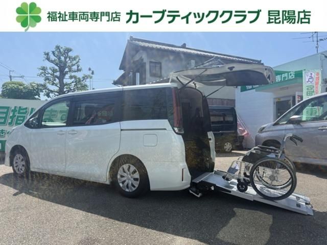 TOYOTA / NOAH