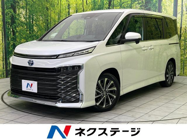TOYOTA / VOXY HYBRID