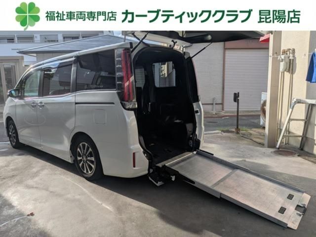 TOYOTA / ESQUIRE