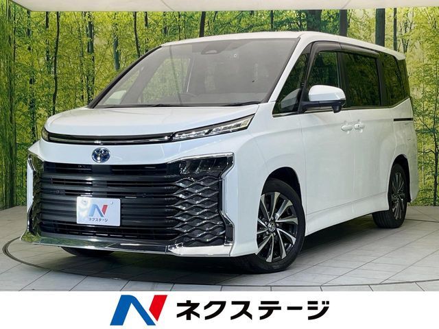 TOYOTA / VOXY HYBRID