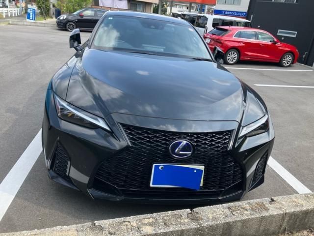 TOYOTA / LEXUS IS300h