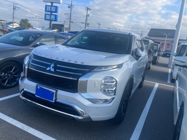 Japanese used car Ref# 1688065 MITSUBISHI / OUTLANDER PHEV