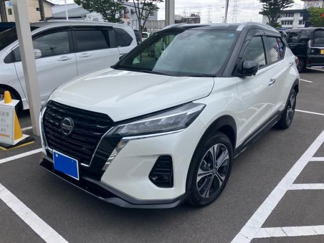 Japanese used car Ref# 1688576 NISSAN / KICKS