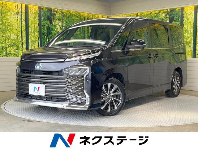 TOYOTA / VOXY HYBRID
