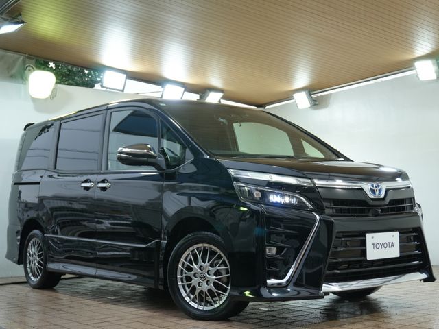 TOYOTA / VOXY HYBRID