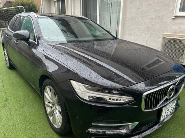 VOLVO / VOLVO V90