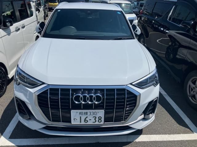AUDI / AUDI Q3
