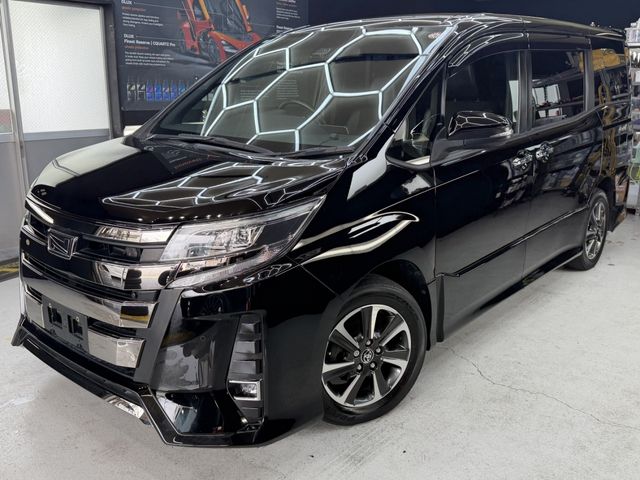 TOYOTA / NOAH