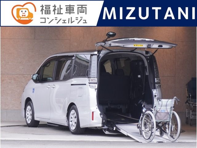 TOYOTA / VOXY