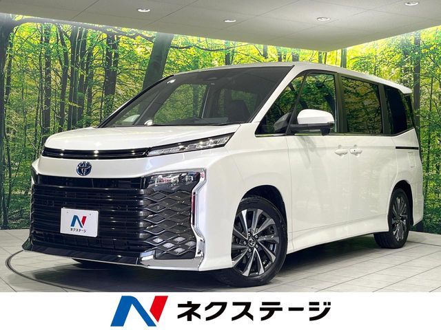 TOYOTA / VOXY HYBRID