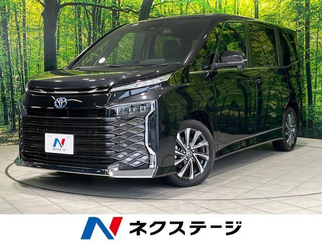 TOYOTA / VOXY HYBRID