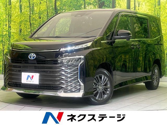 TOYOTA / VOXY HYBRID 4WD
