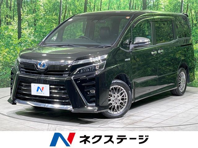 TOYOTA / VOXY HYBRID