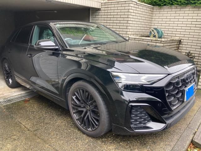 AUDI / AUDI Q8