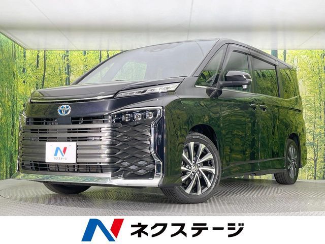 TOYOTA / VOXY HYBRID