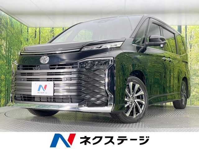 TOYOTA / VOXY HYBRID