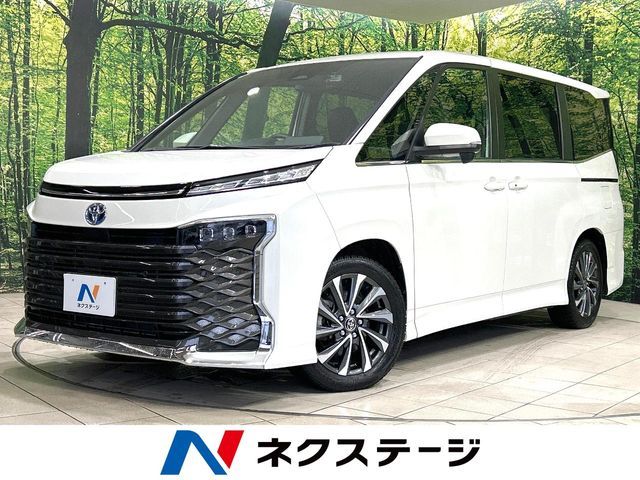 TOYOTA / VOXY HYBRID