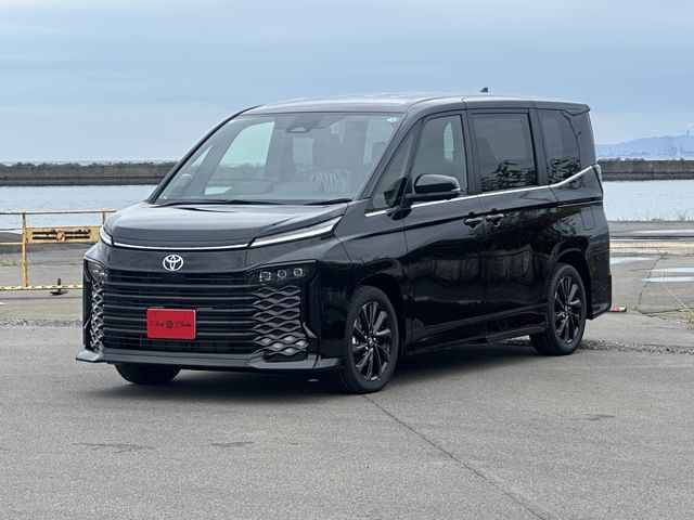 TOYOTA / VOXY HYBRID