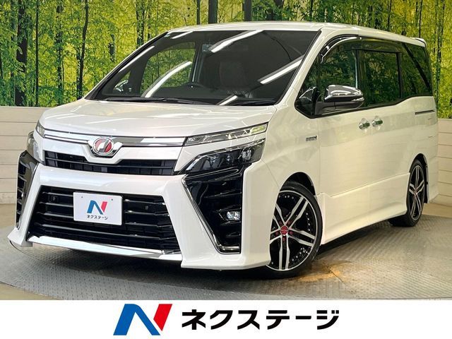 TOYOTA / VOXY HYBRID