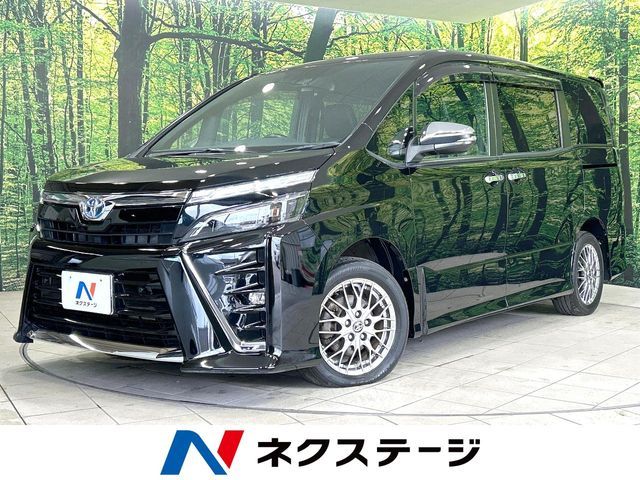 TOYOTA / VOXY HYBRID