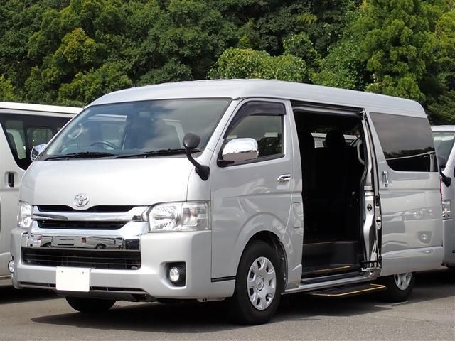TOYOTA / HIACE wagon