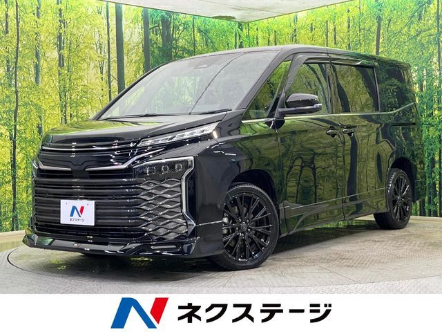 TOYOTA / VOXY HYBRID 4WD