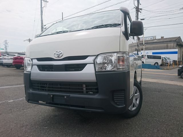 TOYOTA / HIACE van 4WD
