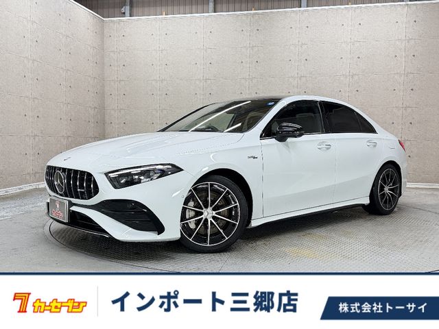 MERCEDES BENZ / MERCEDES AMG Aclass sedan