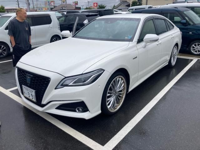 TOYOTA / CROWN sedan hybrid