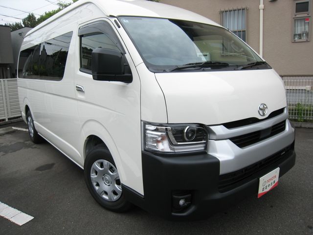 TOYOTA / HIACE COMMUTER