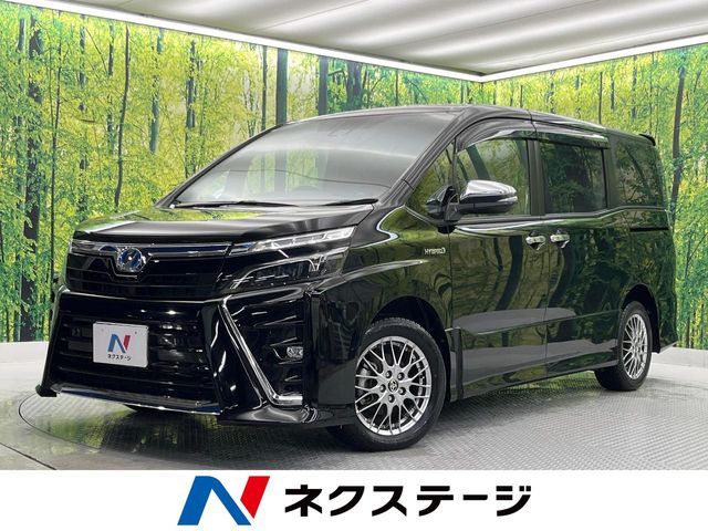 TOYOTA / VOXY HYBRID