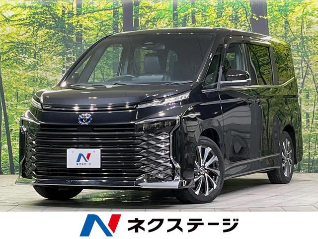 TOYOTA / VOXY HYBRID