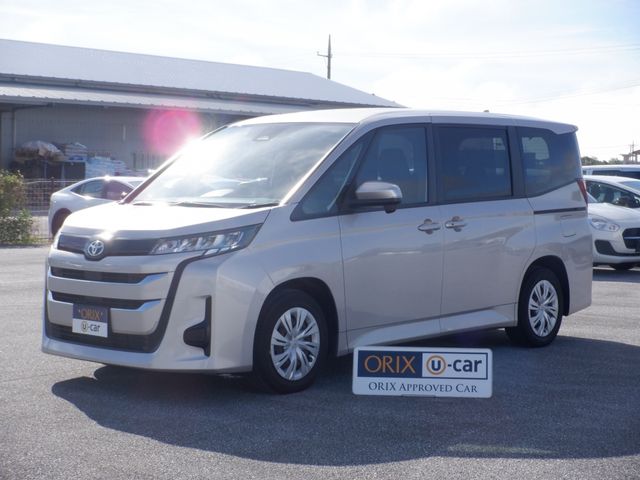 TOYOTA / NOAH