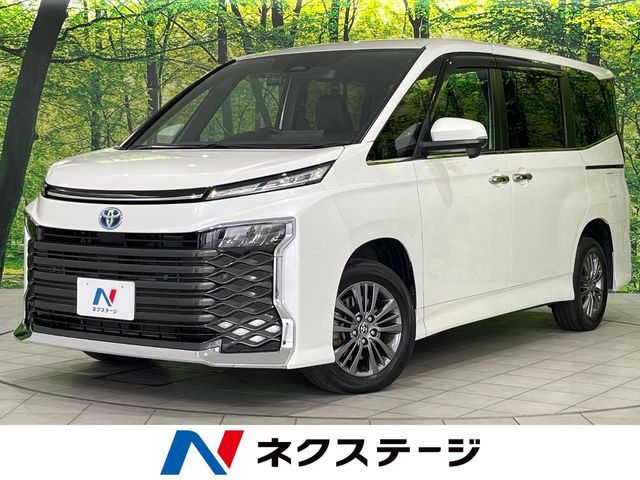 TOYOTA / VOXY HYBRID 4WD