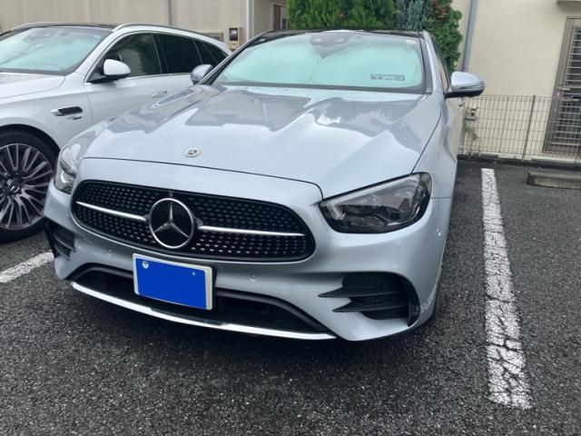 MERCEDES BENZ / MERCEDES BENZ E class sedan