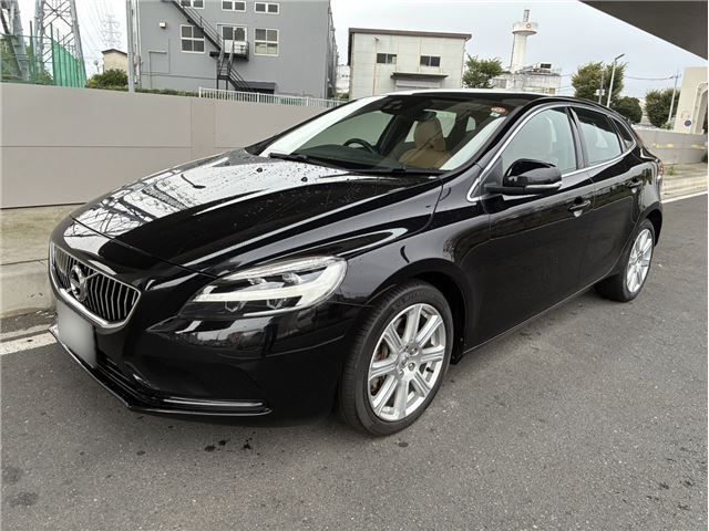 VOLVO / VOLVO V40