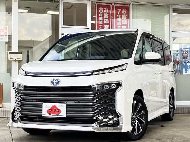 TOYOTA / VOXY HYBRID