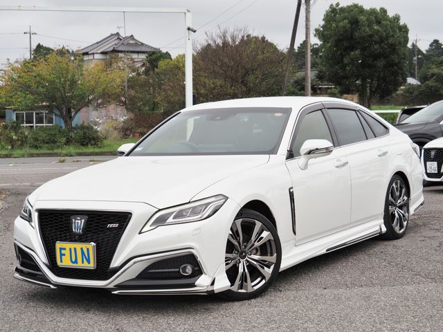 TOYOTA / CROWN sedan hybrid 4WD