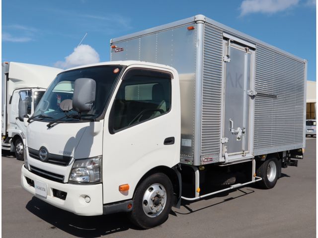 Japanese used car Ref# 1696564 HINO / DUTRO