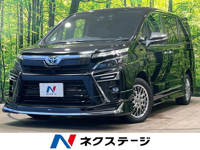TOYOTA / VOXY HYBRID