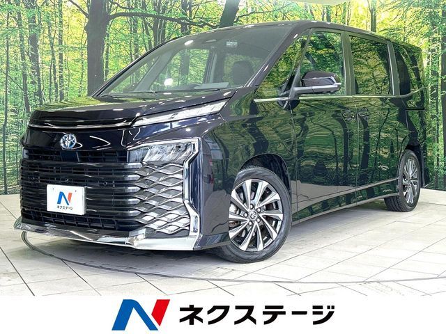 TOYOTA / VOXY HYBRID