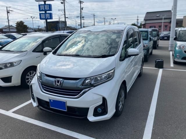 HONDA / フリードプラスハイブリッド
